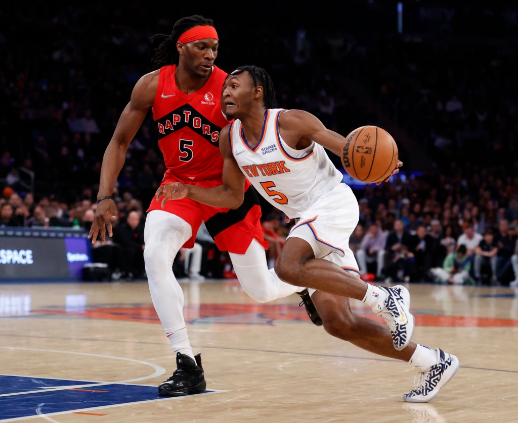 Emmanuel Quikley leads to the basket during the Knicks' victory over the Raptors. 