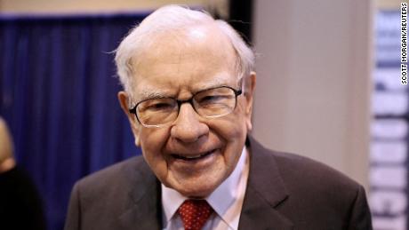 Buffett says Berkshire's success is more about being sane.  from & # 39;  clever & # 39;