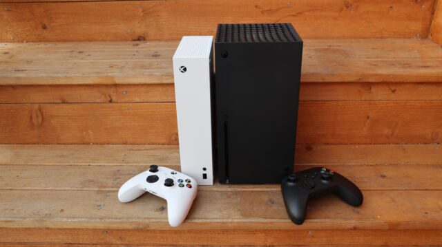 Xbox Series S (left), next to Xbox Series X (right).  The former is not as powerful and lacks a drive but still has its uses as an affordable entry point into the latest generation of games.
