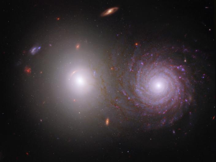 This image of the galaxy pair VV 191 includes Webb's near-infrared, ultraviolet and visible light from Hubble.